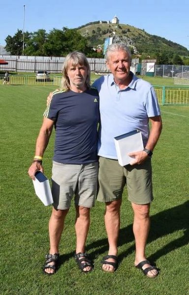 PODÍVEJTE SE: Mikulov slavil 90 let fotbalu. Straka se fotil s Bagárovou