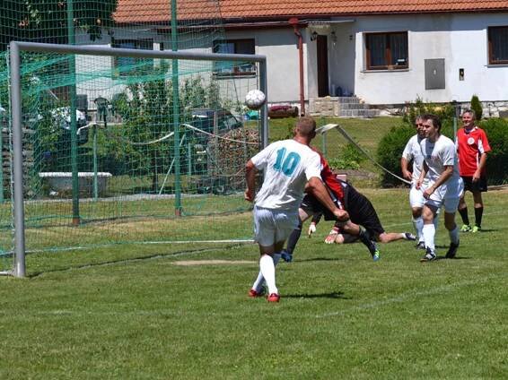 Fotbal v Nové Vsi důstojně oslavil padesáté narozeniny