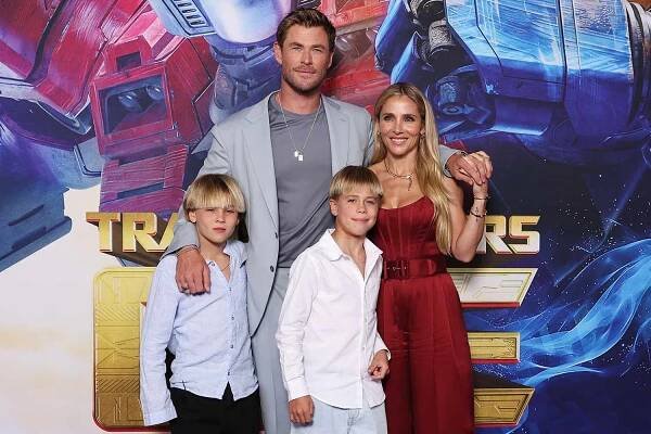 Chris Hemsworth, Elsa Pataky, Tristan Hemsworth and Sasha Hemsworth sydney 09 11 24