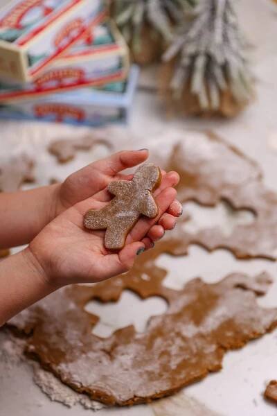 Gingerbread Sandwich Cookies with Browned Butter Buttercream