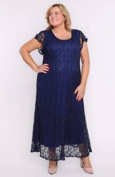 Dlouhé tmavě modré krajkové šaty – plus size