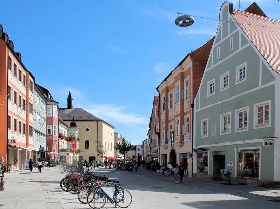 Soubor:2020 Freising Untere Hauptstrasse.jpg