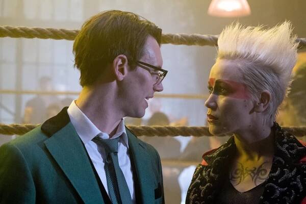Cory Michael Smith, Marina Benedict - Gotham - Cesta meče - Z filmu