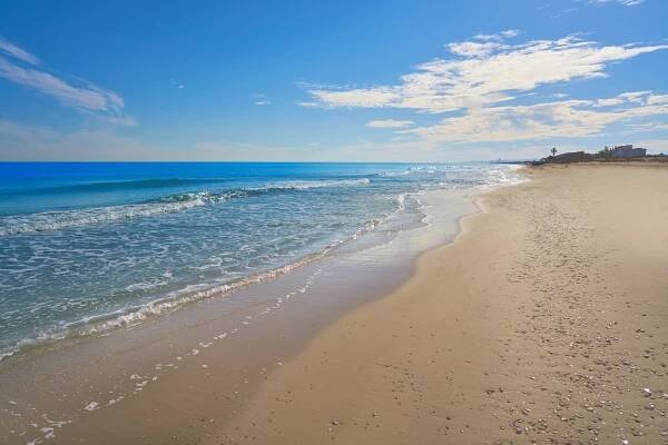 Golden sands of El Saler Beach