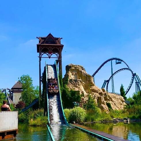 Legendia Park. To je evropský gigant zábavy jen kousíček od českých hranic