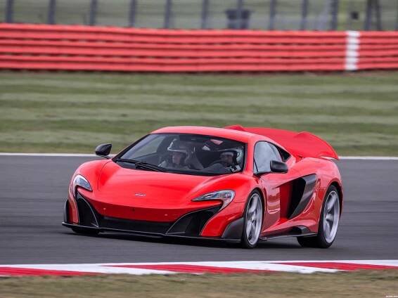 Mclaren 675lt automobil a modelové roky