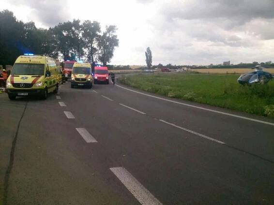 Při srážce dvou automobilů na Hodonínsku zemřeli v neděli odpoledne čtyři lidé....