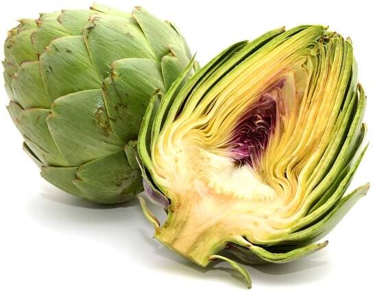 Hnědnutí nakrojených artyčoků zabráníte citronovou šťávou.