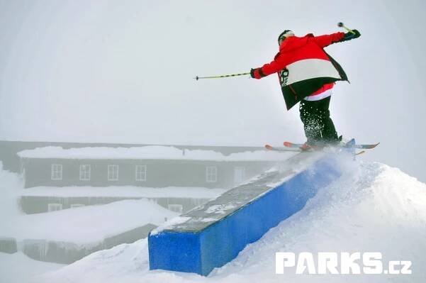 FREESKI - galerie 1 - návrhy snowparků a výroba snowboardových překážek