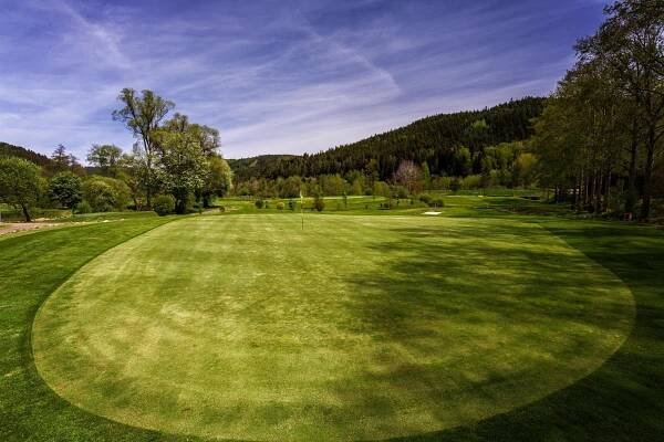 Karlovy Vary - luxus v Grandhotelu Pupp s golfem a spa