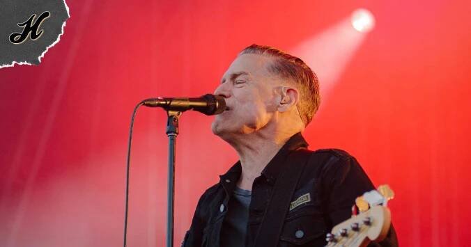 NAŽIVO: Bryan Adams rozdováděl Hradec Králové. Vzduchem létala trička a zásadní hity
