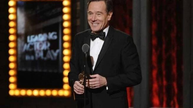 Nejlepším divadelním hercem byl vyhlášen Bryan Cranston za roli v All The Way.