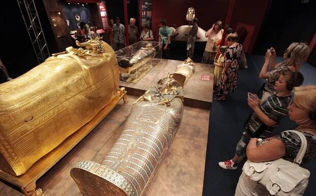 Egypt zuří kvůli Tutanchamonově bustě za 133 milionů. Mluví se o velké krádeži