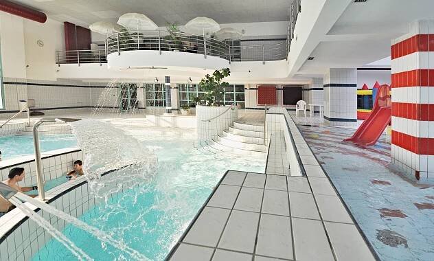 Od ledna se zvedne vstupné do plaveckého areálu na Eliščině nábřeží a Wellness studia Flošna