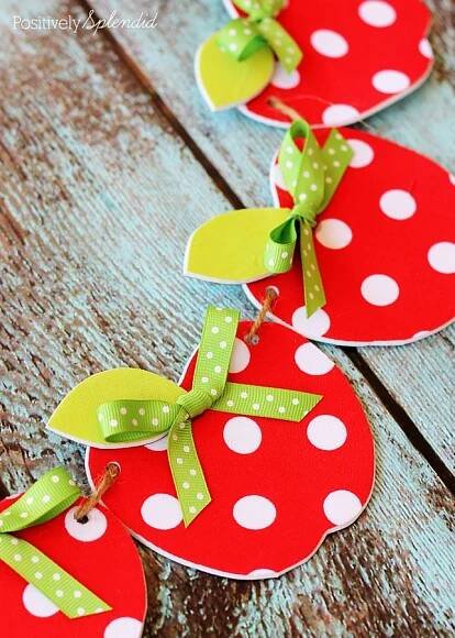 Apple Softie Sewing Pattern and Tutorial - Positively Splendid {Crafts, Sewing, Recipes and Home Decor} | Apple garland, Apple craft, Crafts