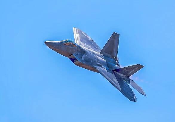 Čínské letadlo v rychlosti 13 580 km/h zničilo stíhačku F-35 ve virtuálním boji. Stihlo to za 8 sekund - Techsvět