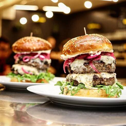 16 miest na Slovensku, kde si dáte výborný burger a poctivé remeselné pivo (1. časť) – Živé pivo