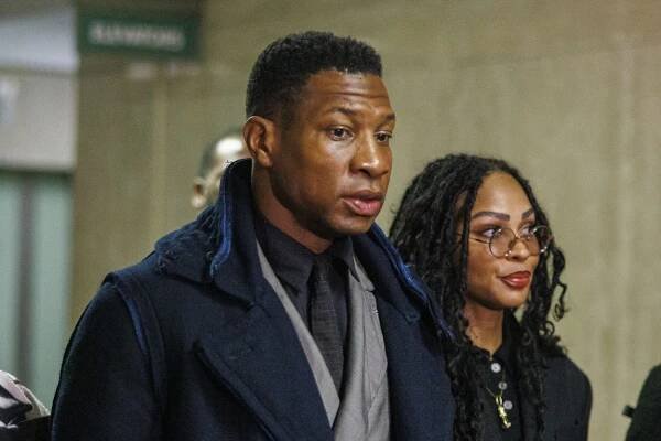 Herec Jonathan Majors je vinný z napadení přítelkyně. Marvel s ním ukončil spolupráci | EVROPA 2