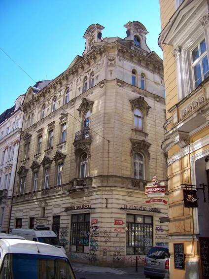 Soubor:Ostrovní 28, Opatovická 30, U Zlatého soudku.jpg