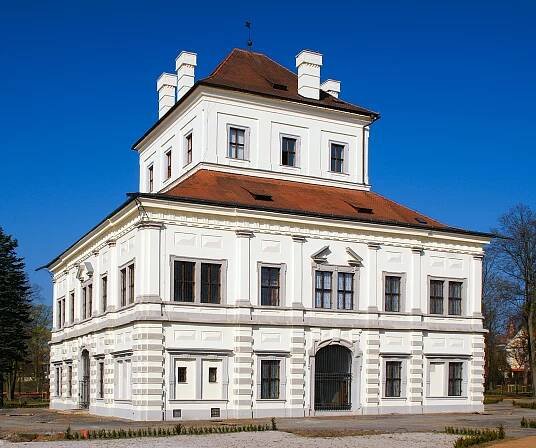 Weißes Schloss (Ostrov)