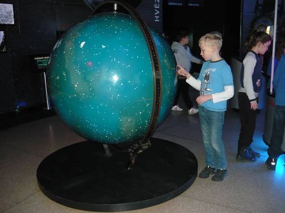 Návštěva planetária žáky 4. ročníků, Základní škola, Praha 3, nám. Jiřího z Poděbrad