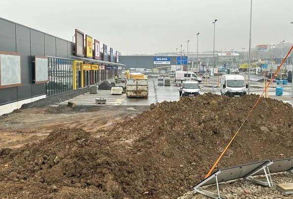 Chomutovská nákupní zóna expanduje. Obchody otevře v březnu, Burger King později