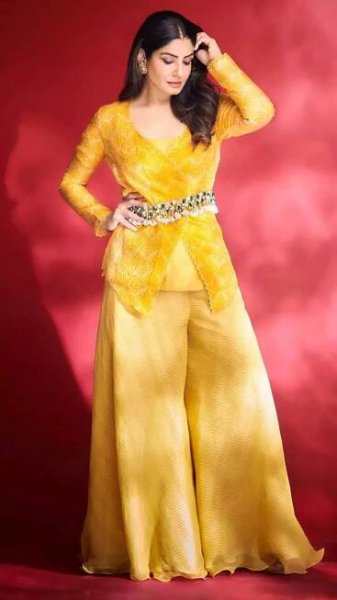 Does age even matter? Raveena Tandon proves timeless beauty and style