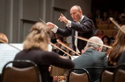 Prodej vstupenek na závěrečné koncerty Komorní filharmonie Pardubice začíná zítra