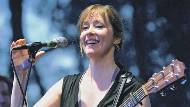 Společné turné Suzanne Vega a Čechomor vrcholilo ve Žlutých lázních
