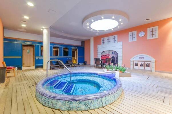 Bazén v ubytování Hunguest Hotel Aqua Sol nebo v jeho okolí