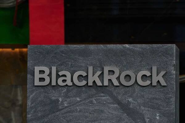 BlackRock CEO Fink Says 'Uncertainty and Anxiety' Dominate Client Conversations