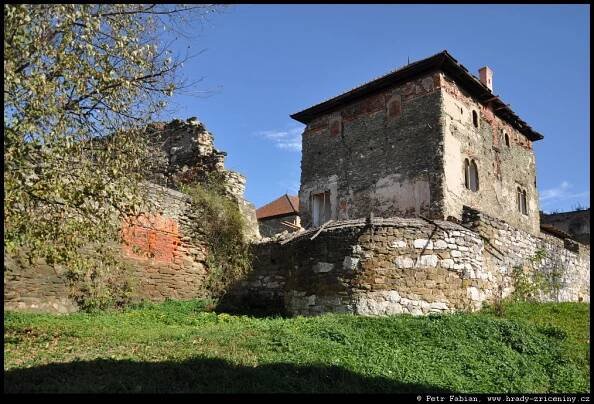 Hrad Markušovce – Markušovský hrad / hrady-zriceniny.cz
