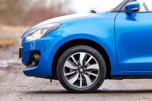 Úplně normální lidové auto s jednoduchým motorem: Suzuki Swift si na nic nehraje a cena taky potěší