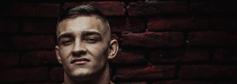 „Doufám, že ti skončila kariéra,“ vzkazují fanoušci Mawarovi. Video, kde bije a nadává muži v bezvědomí, odsuzují i lidé z branže