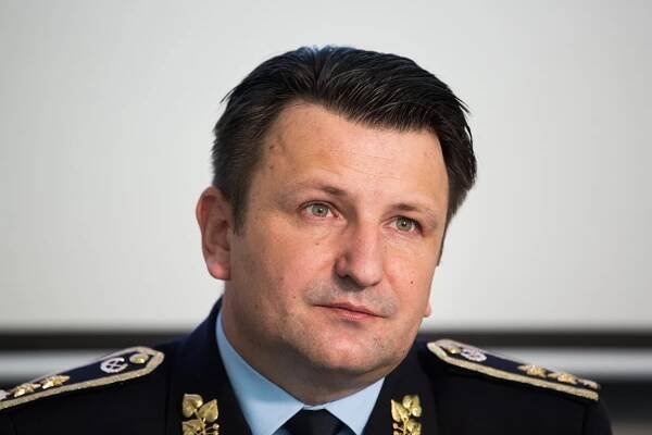 Policejní prezident jel moc rychle. Už zná svůj směšný trest!