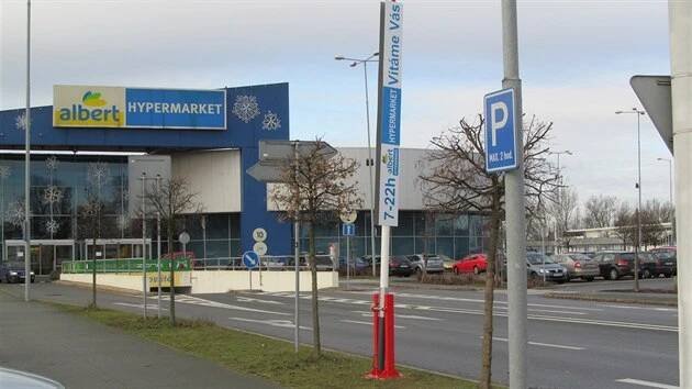 Albert u pardubického nádraží je už skoro dva roky zavřený, oprava konečně jede - iDNES.cz
