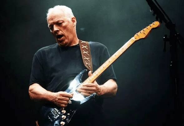 David Gilmour’s Favorite Guitar Sells For Record Breaking Amount