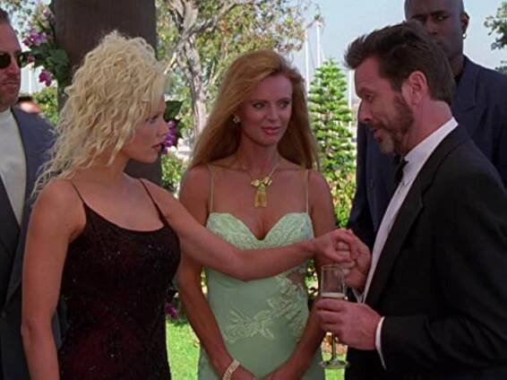 Linda Brava, Ian Ogilvy, and Kristina Wayborn in Pobřežní hlídka (1989)