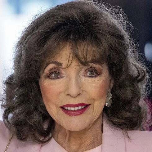 Joan Collins, 92, dazzles in swimsuit amid exciting career update