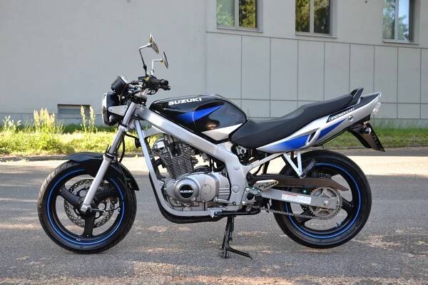 Suzuki GS 500 « YoungTimerMoto.cz | DOVOZ – PRODEJ – VÝKUP NOVODOBÝCH MOTO MOTOCYKLOVÝCH KLASIK & CAFÉ ♠