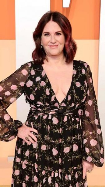 Megan Mullally Bio Pic