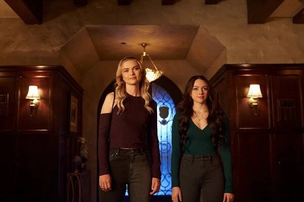Odkaz - By the End of This, You'll Know Who You Were Meant to Be - Z filmu - Jenny Boyd, Danielle Rose Russell