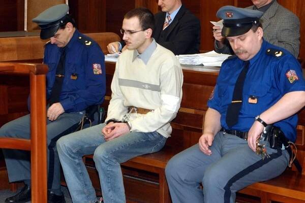 Hejna za trojnásobnou vraždu dostal doživotí: Soud zamítl jeho žádost o podmíněné propuštění