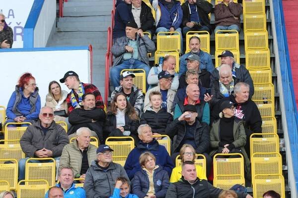 Byli jste také na fotbale překvapení z vysoké výhry Teplic? Najděte se!