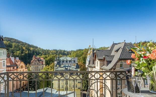 Karlovy Vary v luxusním Hotelu Savoy Westend ***** se snídaní/polopenzí, wellness s bazénem + solná jeskyně