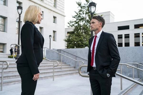 Erin Cummings, Wilson Bethel - All Rise - A View from the Bus - Z filmu