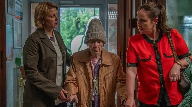 Jördis Triebel, Monika Lennartz, Katrin Heller - Marzahn, mon amour - Episode 2 - Z filmu