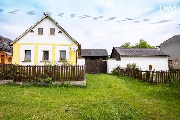 Rodinný dům se stodolou, pozemek 1 737 m2,  Březín, Nečtiny, Plzeň - sever