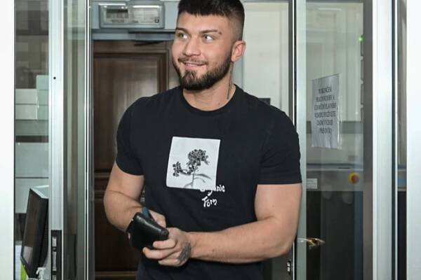 FOTO: Marek Valášek měl nakonec štěstí: soudkyni se zželelo mladého člověka. – stránka 6