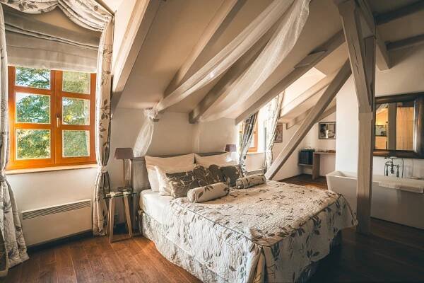 Romantický Hotel Mlýn Karlštejn | Vyletnik.cz